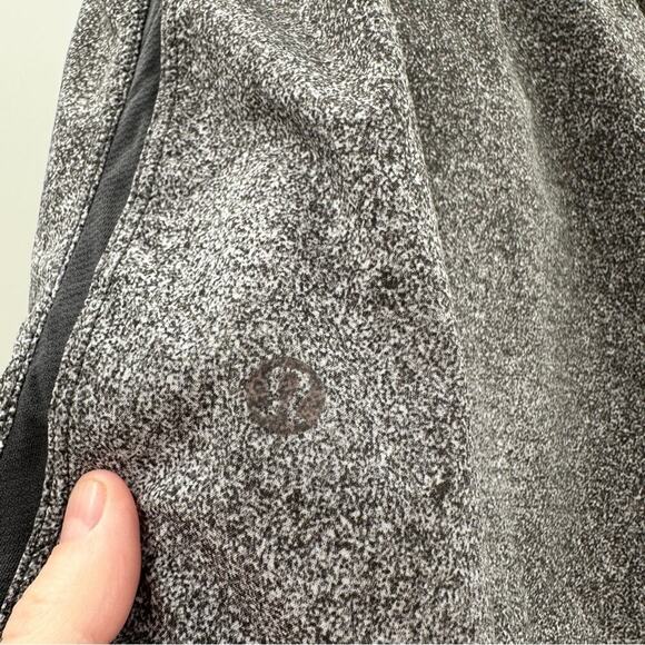 Lululemon Pace Breaker Short 9" Linerless in Carbon Mist Alpine Grey Sz S - Picture 5 of 8